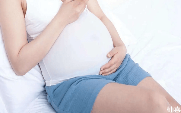 孕妇肚子发硬一定怀男孩的说法有科学依据吗？