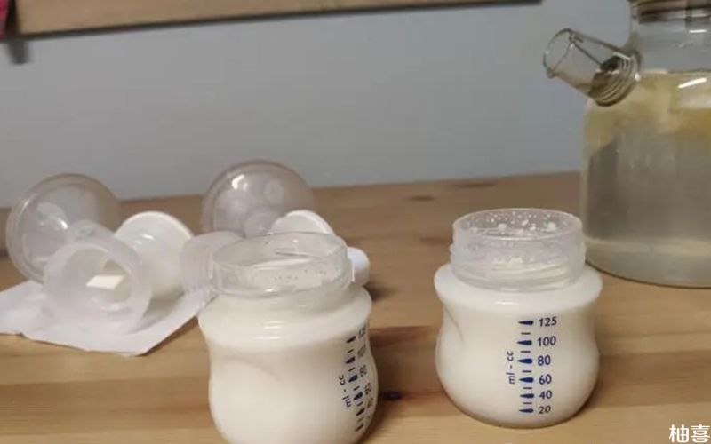 用奶瓶喂奶容易滋生细菌