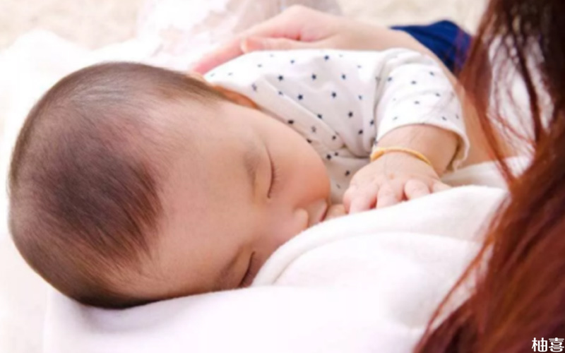 母乳喂养更有利于宝宝身体健康