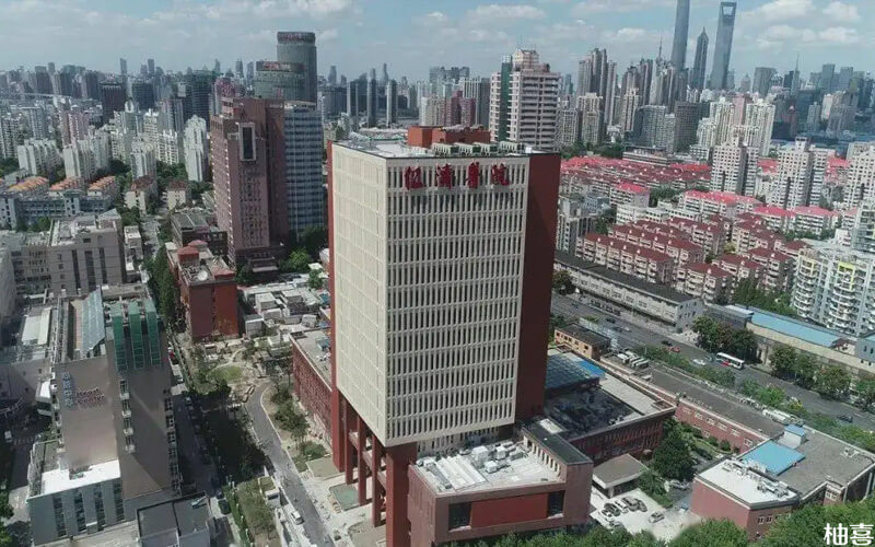 上海仁济医院大楼全貌