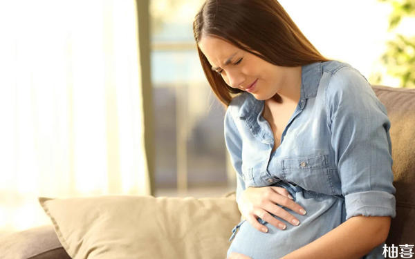孕期胎膜早破早知道，有四个征兆和漏尿有区别不要混淆