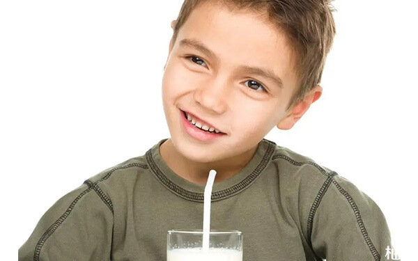 儿童控制骨龄偏大是不是就不能喝牛奶?