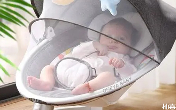 哄娃神器电动摇摇椅几个月大婴儿才可以用?
