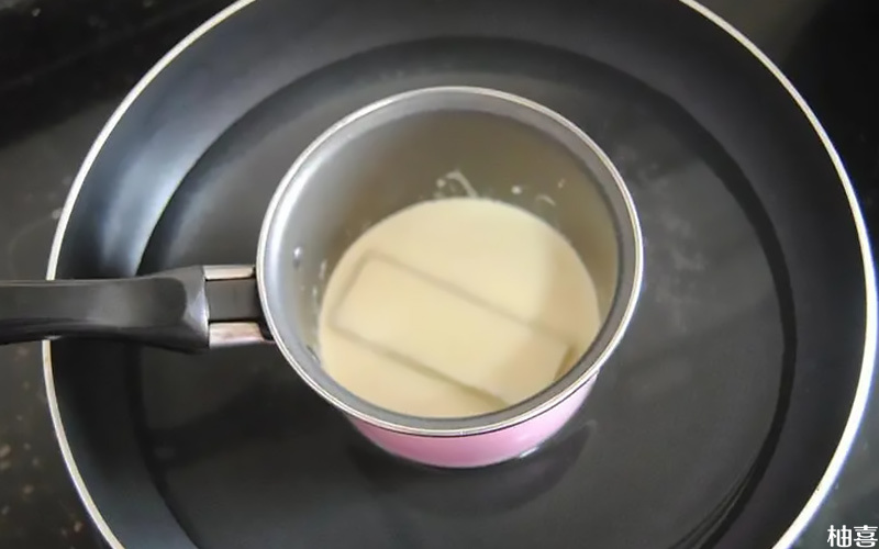 母乳用100度的水隔水烫奶1分钟
