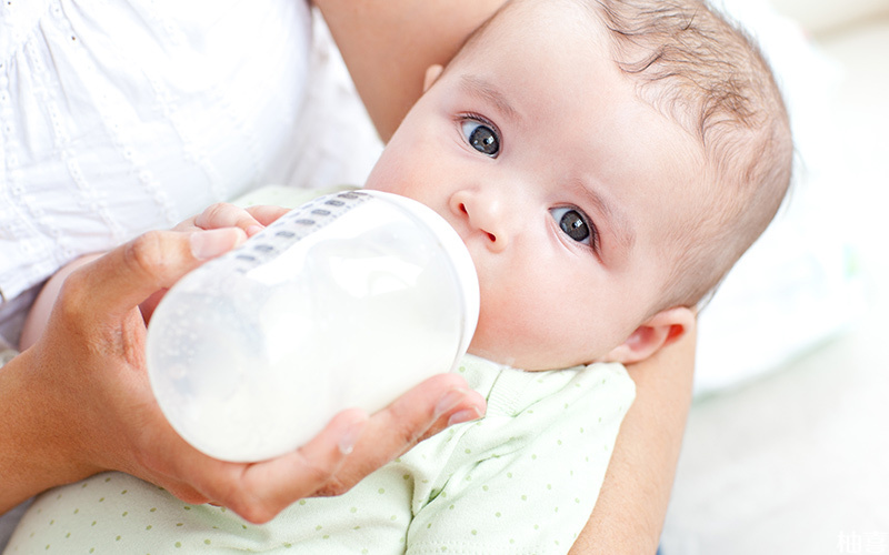 宝宝最好不要喝含有香兰素的奶粉