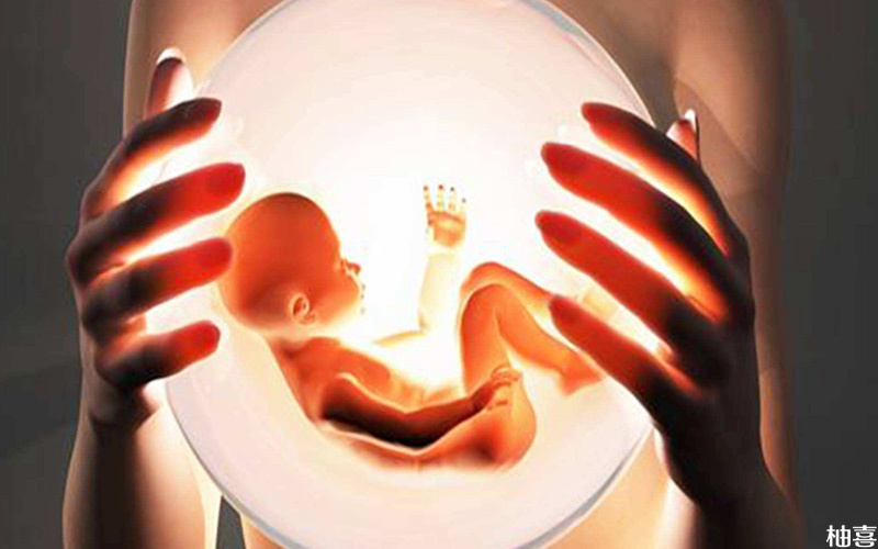 试管胚胎移植的次数还跟女性的年龄有关