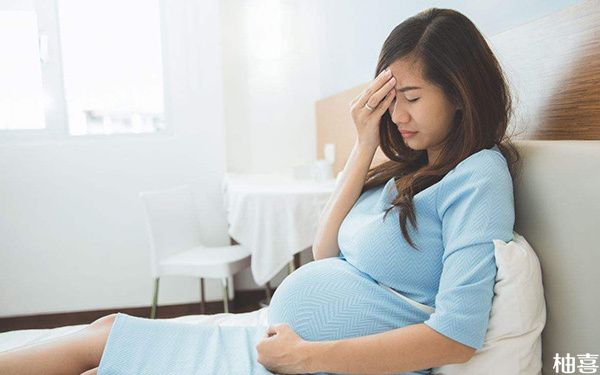 刚怀孕的孕妇为啥晚上感觉浑身燥热出虚汗睡不着?