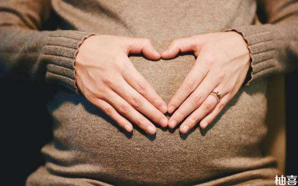 孕肚中线可看胎儿性别不可信？没黑线是女宝准确率存疑