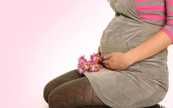 54岁女人能生孩子也别心动，胎儿畸形率高不是片面之词