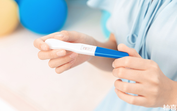 试管十二天早孕试纸测白板停药了有影响吗？