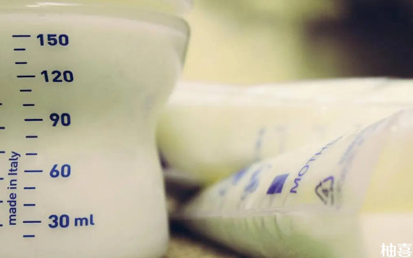 月子里用吸奶器一次吸60ml等于宝宝吸多少毫升？