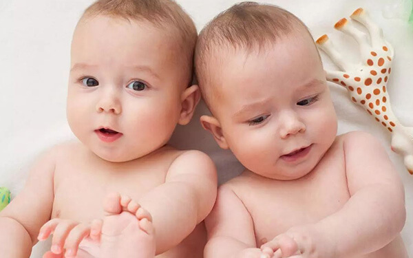 别老想着要双胞胎，你知道试管婴儿生双胞胎的风险吗？