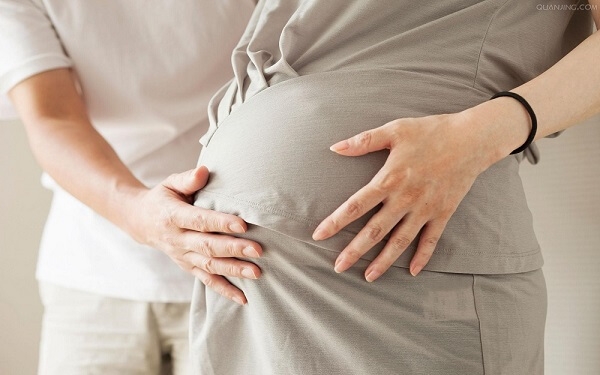 办理生育证明需要些什么证件？需要带结婚证吗？