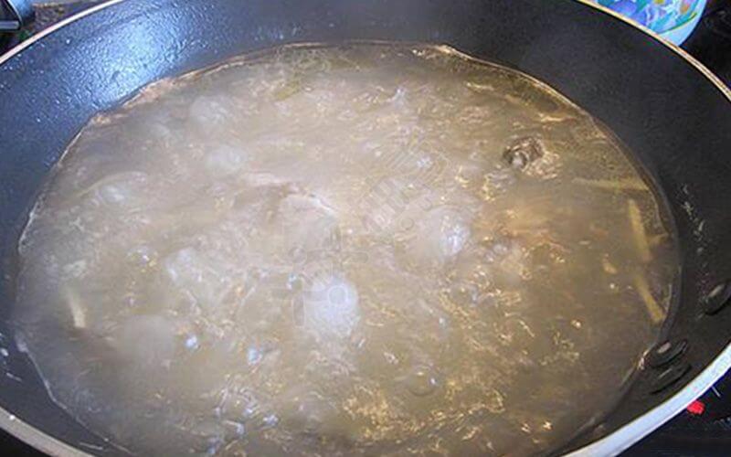 煮黑鱼汤