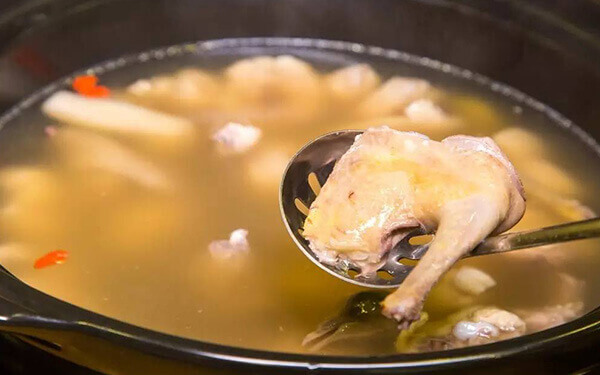 【坐月子食谱】产妇鸽子汤做法的4大步骤介绍
