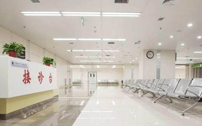 内蒙古第一附属医院候诊大厅环境