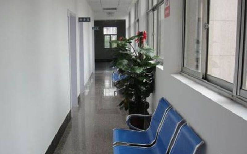 河南科技大学附属黄河医院住院部走廊环境