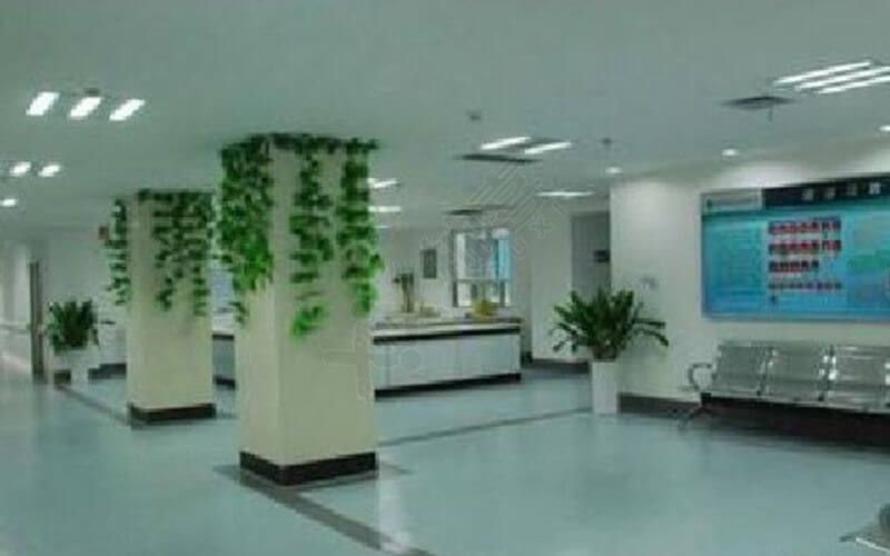 右江民族医学院临床医院美容整形中心大厅