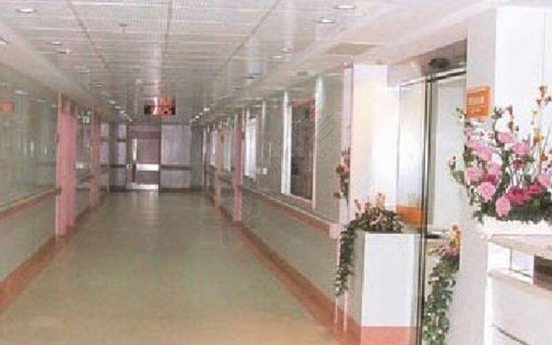 顺德妇女儿童医院住院部走廊