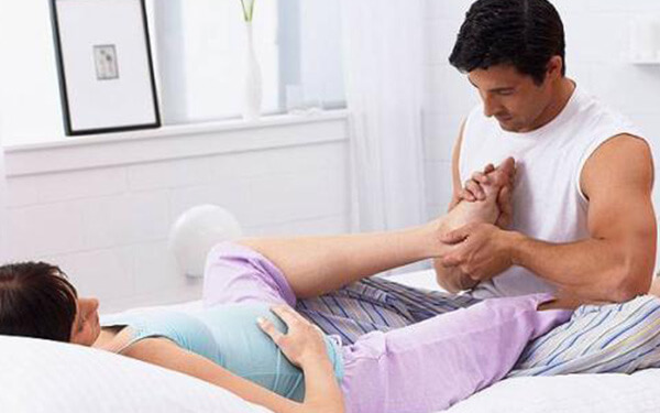 孕妇脚肿不用慌!这5种方法能助你快速消肿