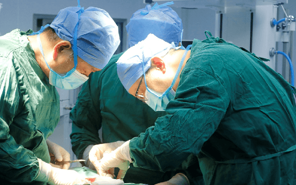 42岁患者做宫腔镜手术需要住院吗?