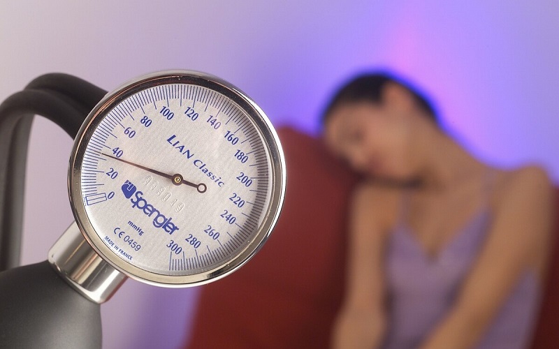 如何预防溴隐亭引起的体位性低血压