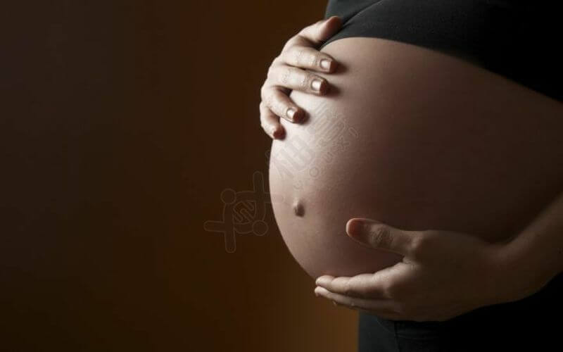 多胎妊娠孕妇子宫撑大