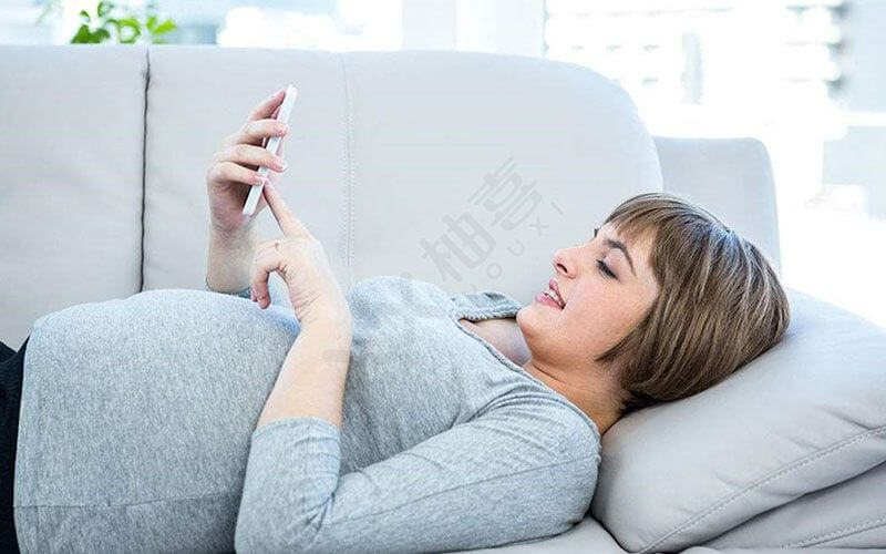 孕妇长期玩手机会增加胎儿畸形概率