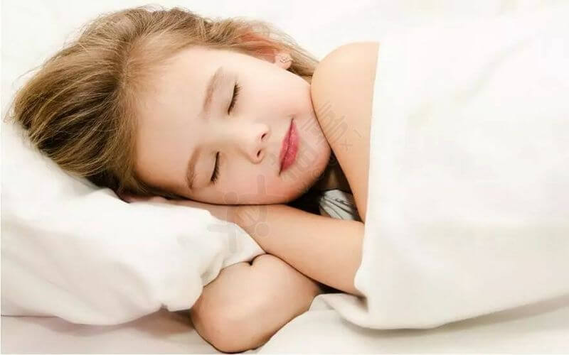 高质量的睡眠有利于孩子生长发育