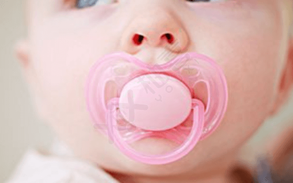 安抚奶嘴作用大盘点，对孩子的好处有这6个体现