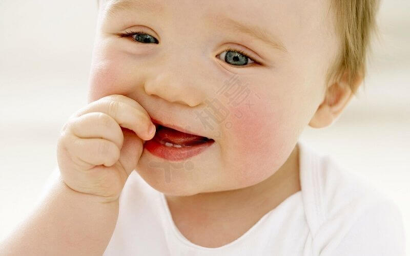 宝宝长牙会有特殊的症状表现