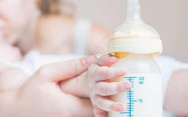 婴儿换奶粉需满足一定调节