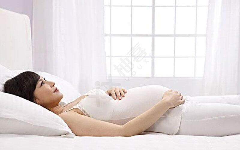 孕妇测胎心要平躺在床上