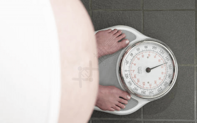 女性怀孕体重会增加12公斤