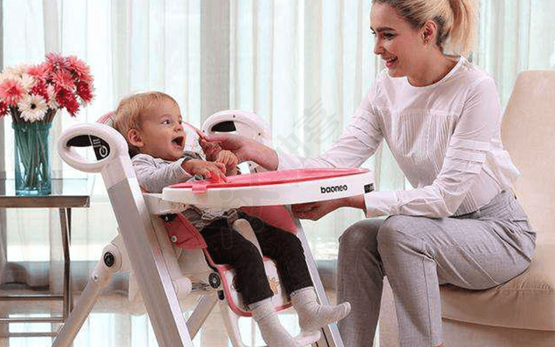 宝宝餐椅是儿童成长过程中的必需品