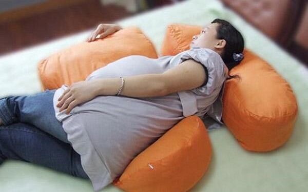 孕妇6个月睡觉有讲究，正确姿态帮助孕妈轻松入睡