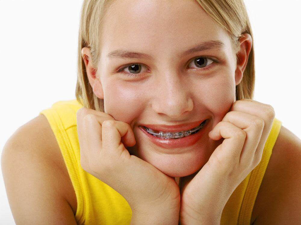 从对身体的3大影响，详解小孩子带牙套到底好不好