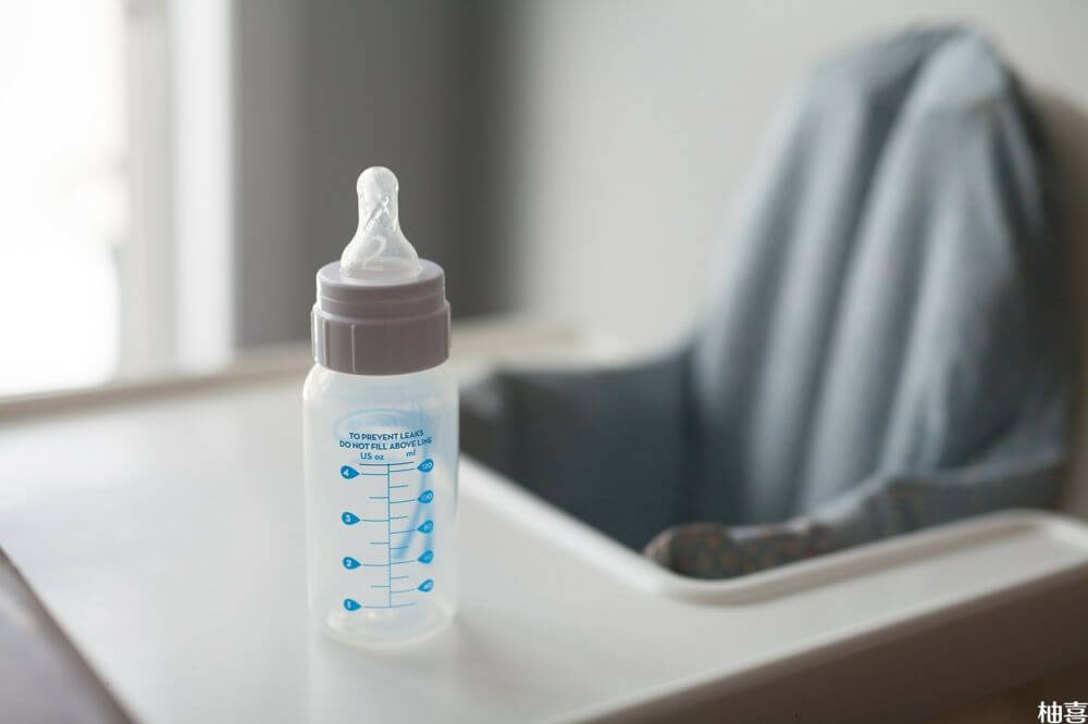 PC奶瓶是我们常见的塑料奶瓶
