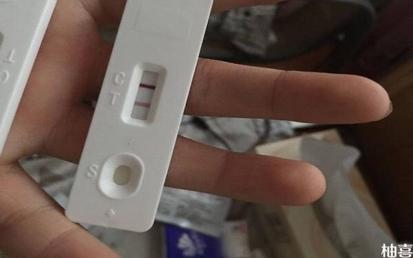 验孕棒两杠一深一浅，验血查hcg没怀孕概率是多少？