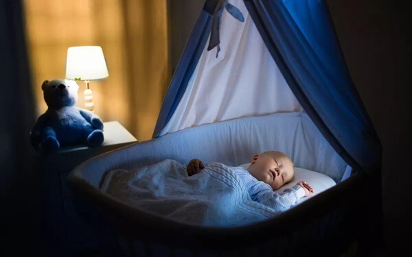 盘点脑瘫婴儿的3种睡觉姿势，蛙位、W式、V字型图解