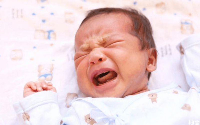 宝宝二月哭大多是正常现象