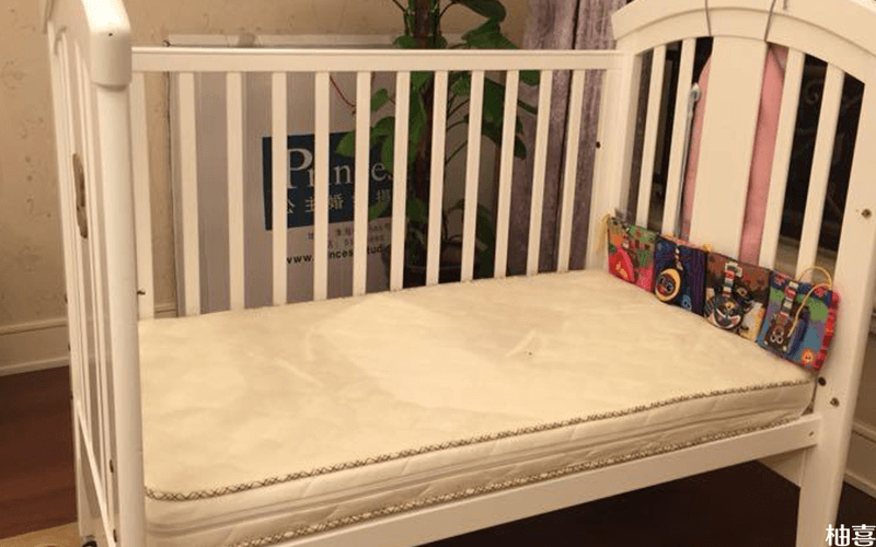 婴儿床活动护栏安装说明
