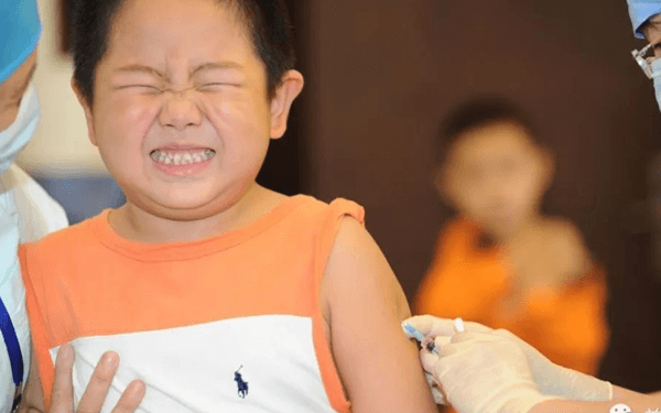 麻疹疫苗免费仅针对儿童，成人自费补种一针费用超百元