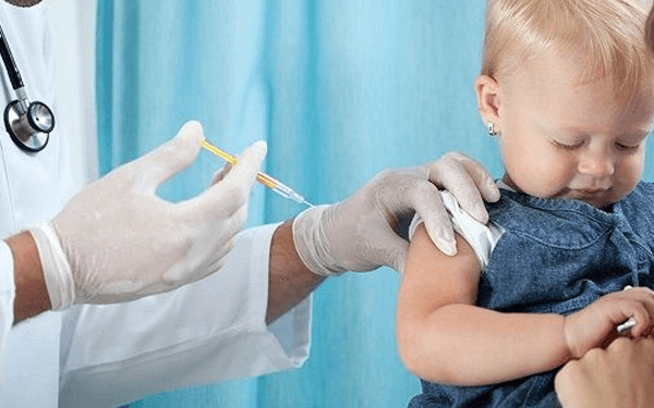 小孩打流感疫苗并非有益无害，3招摆脱接种后的副作用