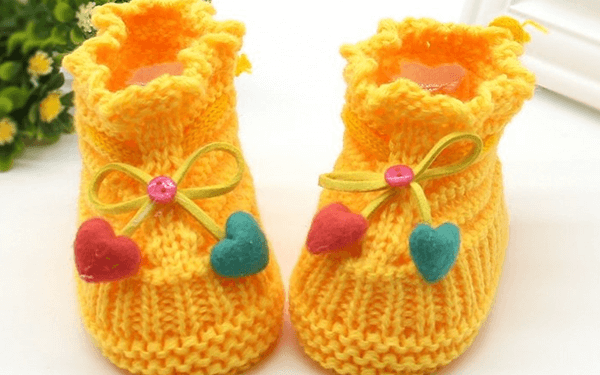0到1岁宝宝的小袜子有哪些简单织法？