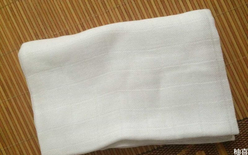 纱布尿布可以制作成多层条状的形状