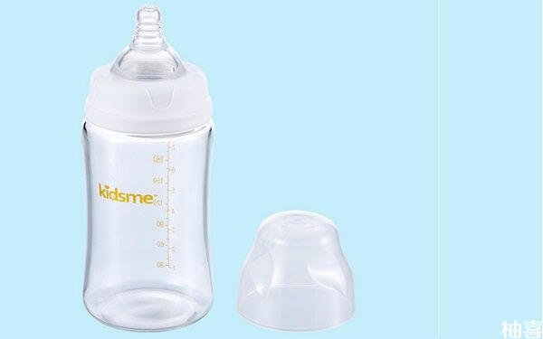 给宝宝用奶瓶兑奶粉时看ml还是看oz？