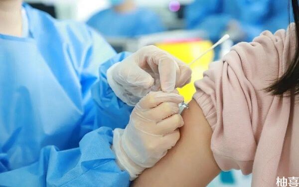 月经期第四天能接种新冠疫苗第二针吗？
