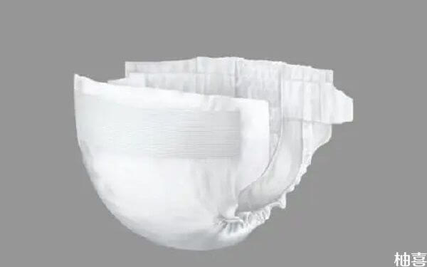 一晚上不给宝宝换纸尿裤第二天再换行吗？