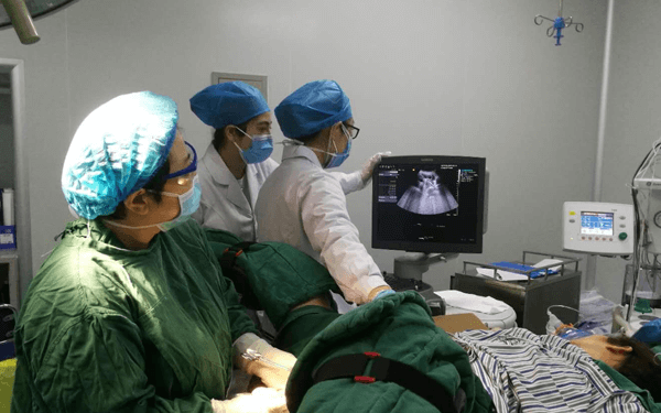 子宫瘢痕妊娠做宫腔镜手术费用是多少？